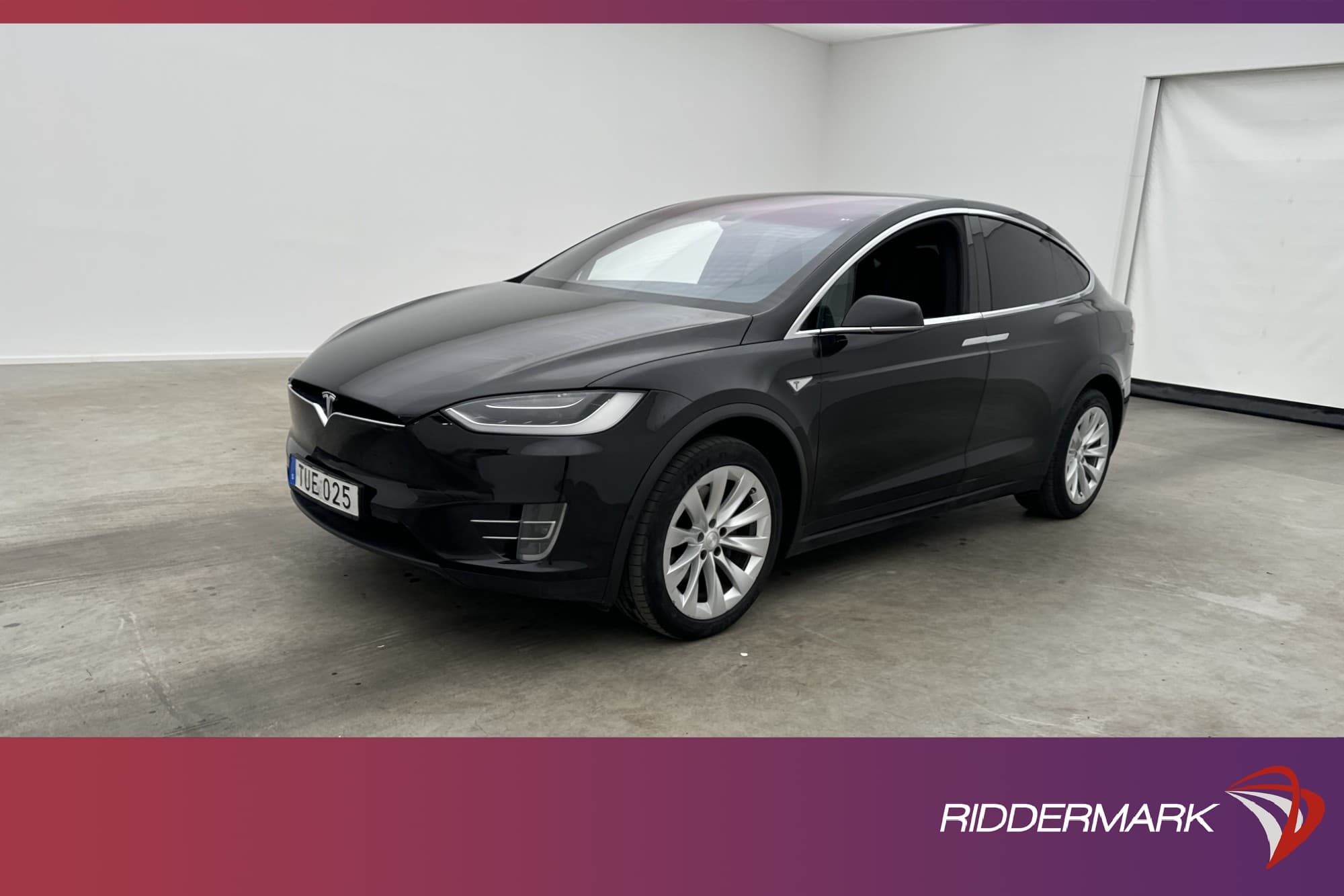 Tesla Model X 90D