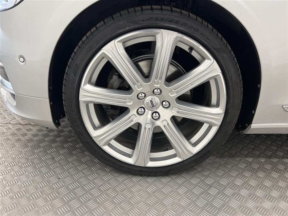 Volvo V90 D5 AWD Inscription VOC Pano B&W 360° HUD 0,49L/Mil