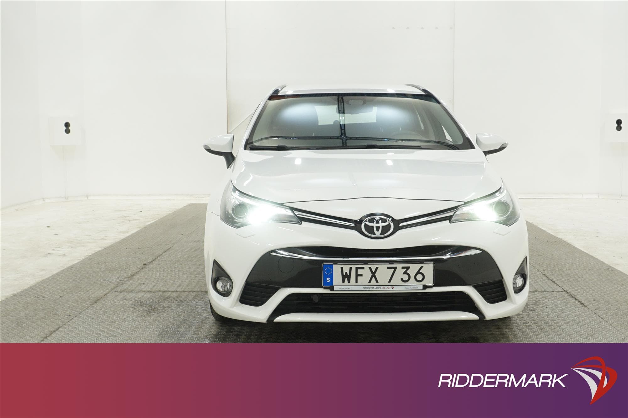 Toyota Avensis Kombi 1.8 147hk Låg Skatt