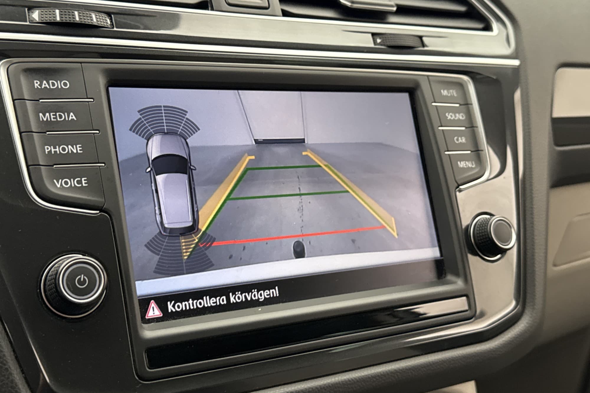 Volkswagen Tiguan 4M 190hk R-Line Drag Värmare Cockpit