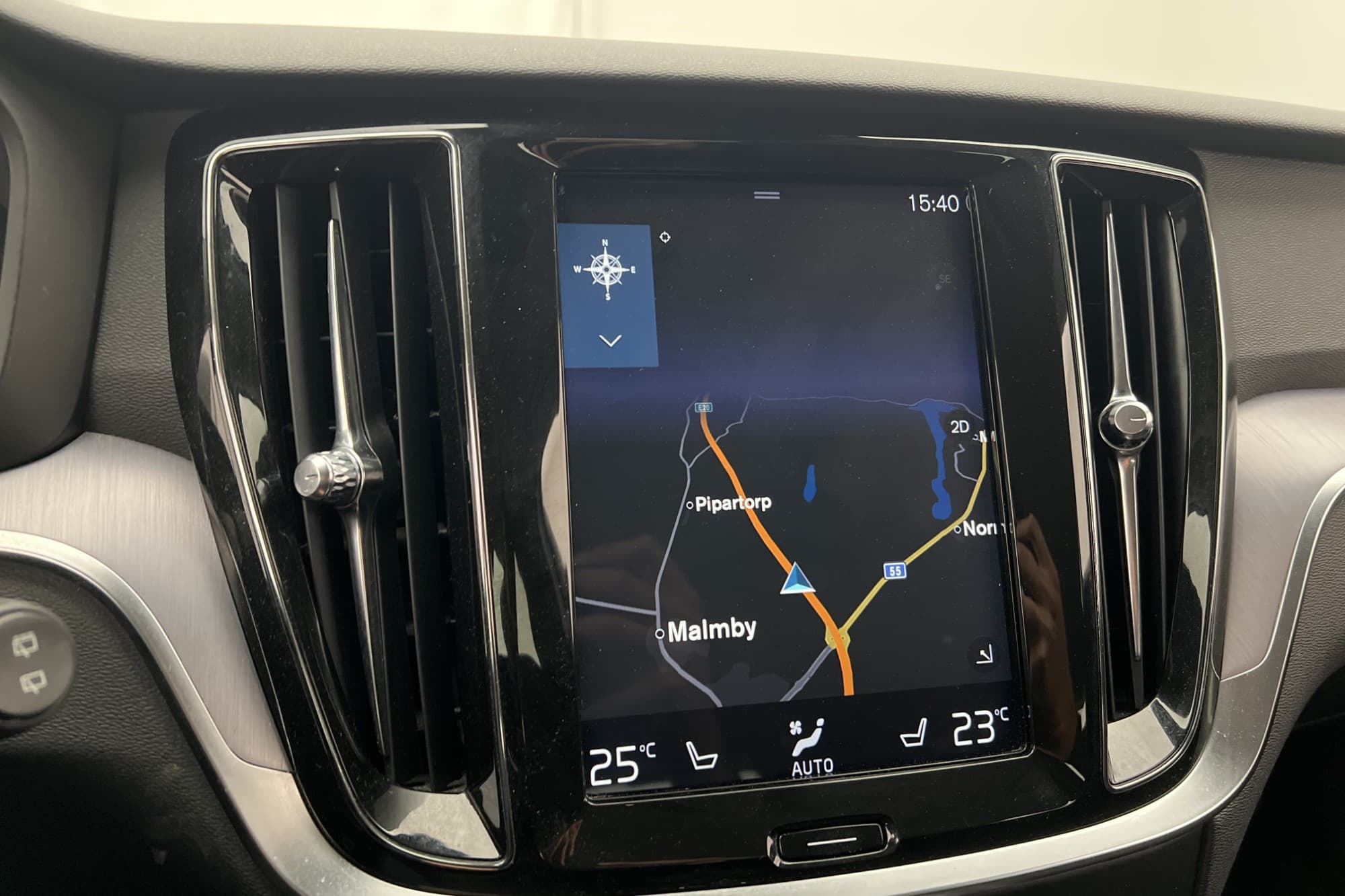 Volvo V60 Cross Country D4 AWD Momentum VOC Värm Navi Drag