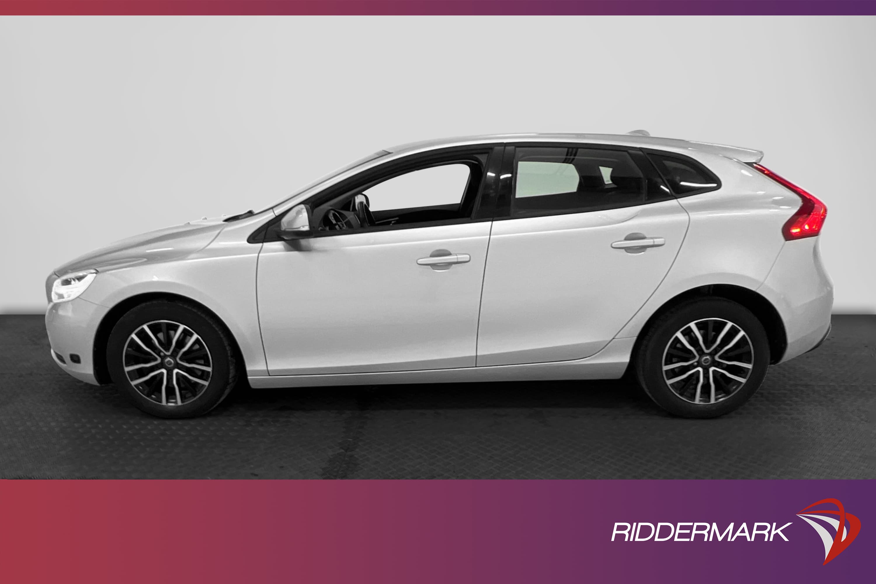 Volvo V40 T2 122hk