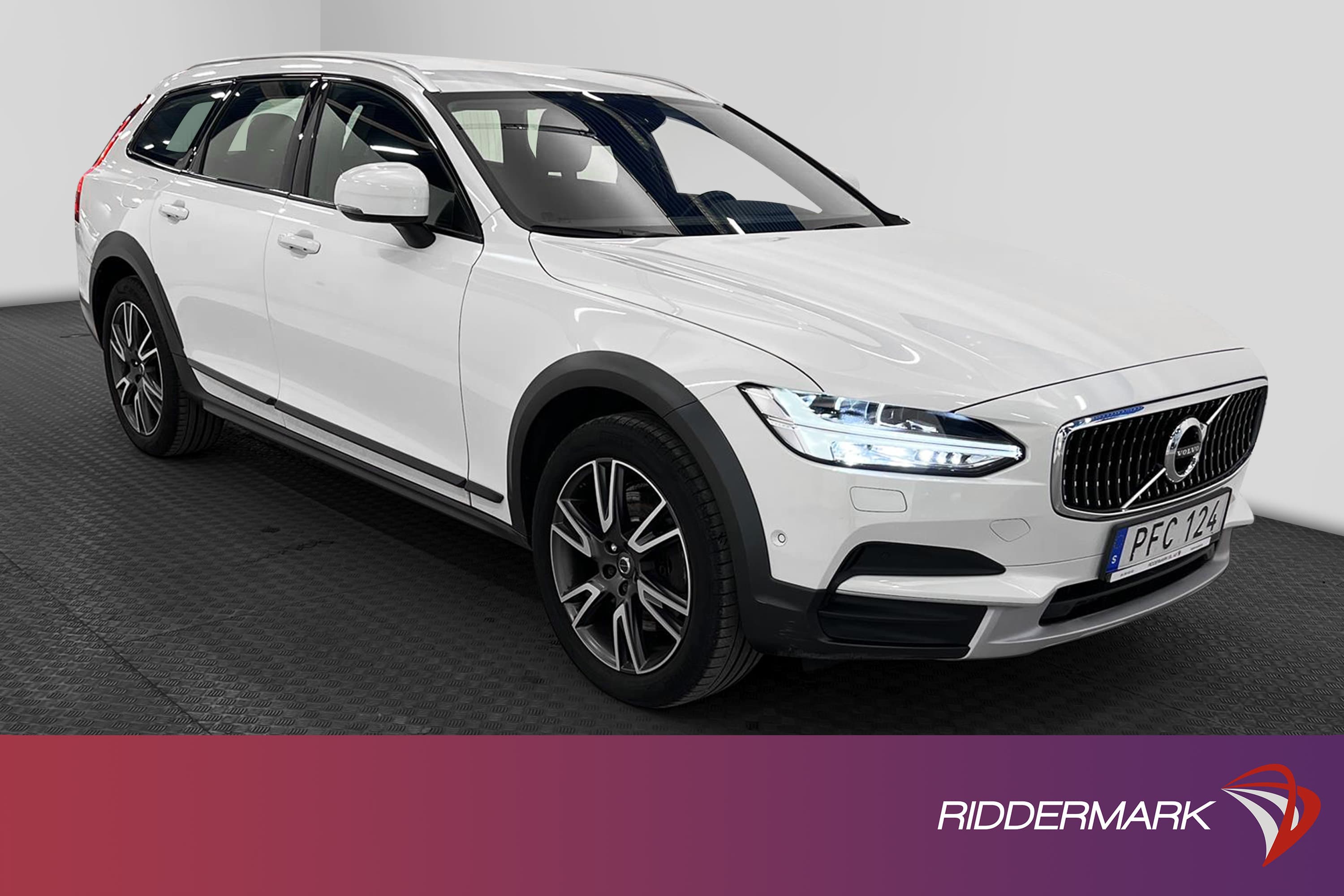 Volvo V90 Cross Country D4 AWD 190hk Momentum Värmare Drag 