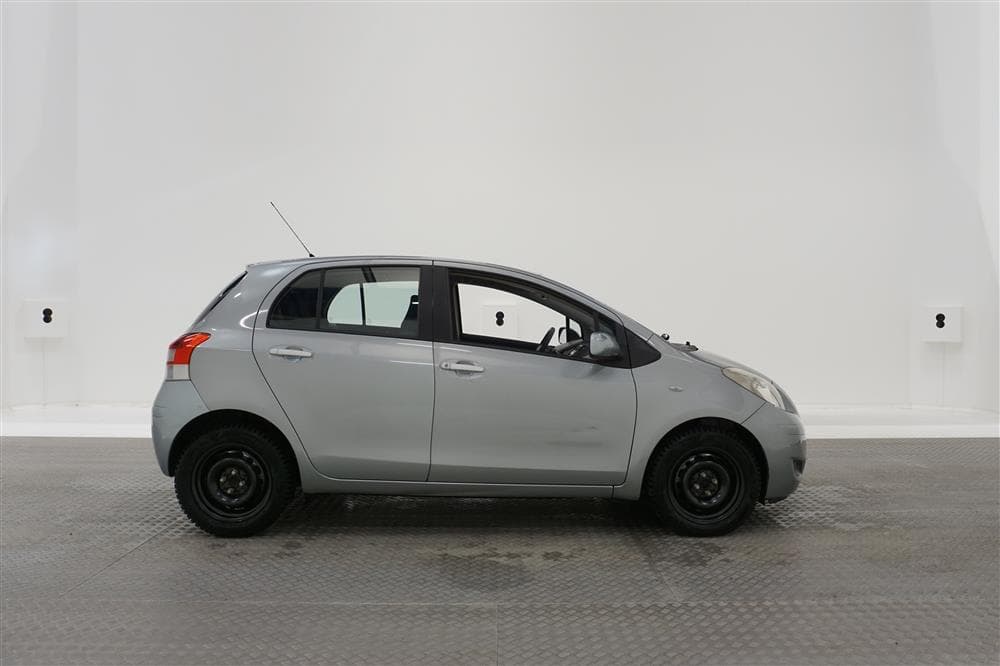 Toyota Yaris 1.33 5dr 100hk Låg Skatt Välservad 0,44L/Mil