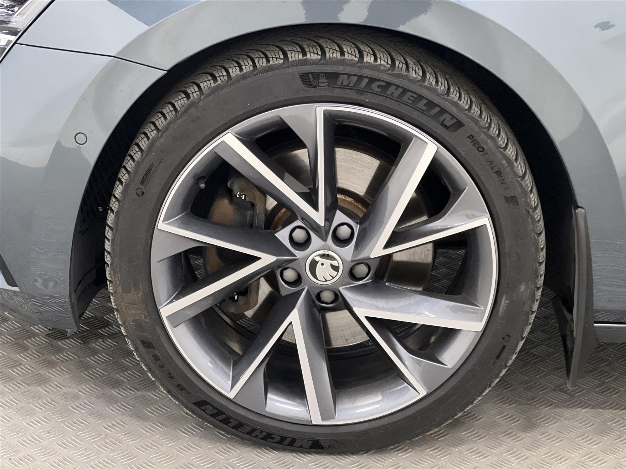 Skoda Superb 2.0 TSI Kombi 4x4 272hk Sportline Se Utrustning