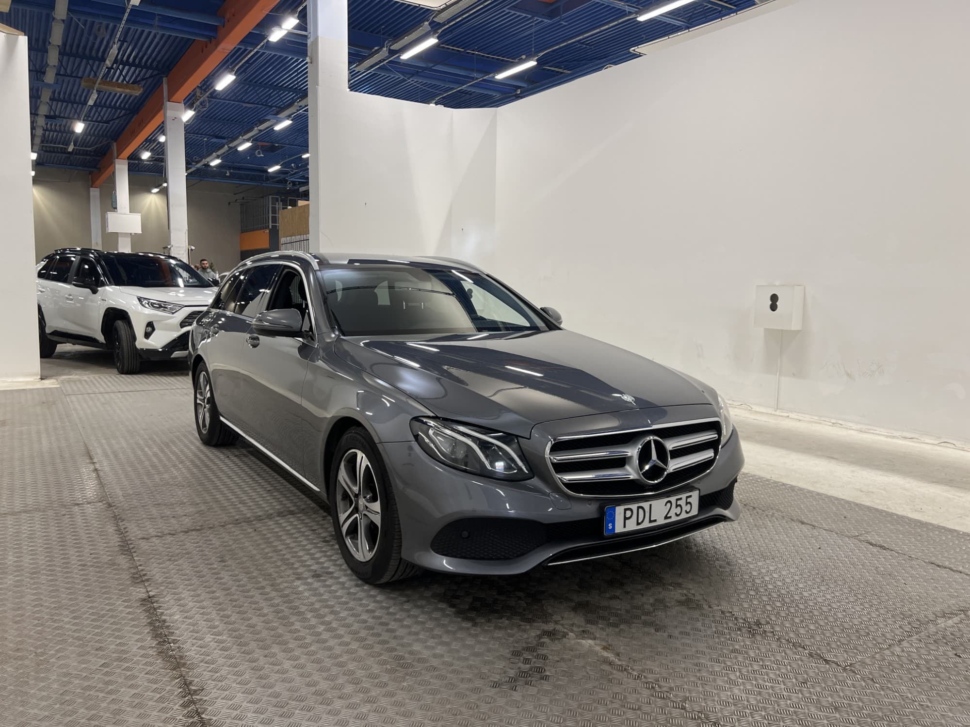 Mercedes-Benz E 220 T