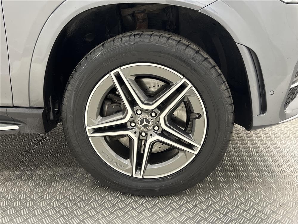 Mercedes-Benz GLE 300d 4M AMG Widescreen 360° Pano 0,61L/Milinteriör