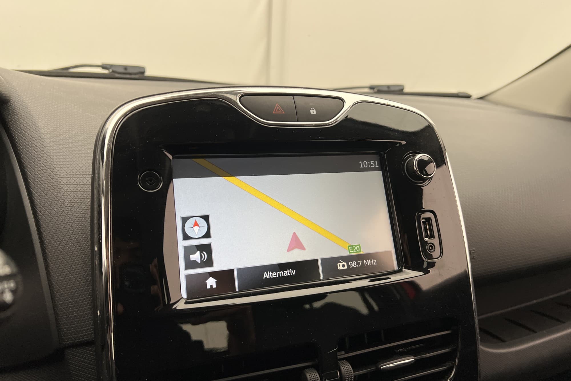 Renault Clio 90hk M&K-Värm BASS-Ljud Navigation Farthållare