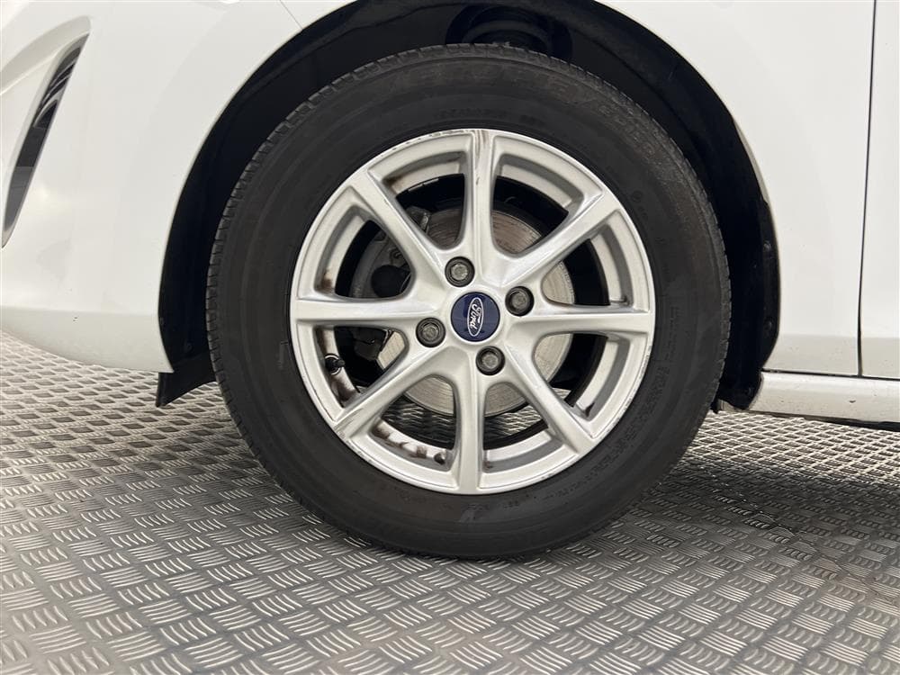 Ford Fiesta 1.0T EcoBoost 100hk Sensorer Carplay 0,52l/milinteriör
