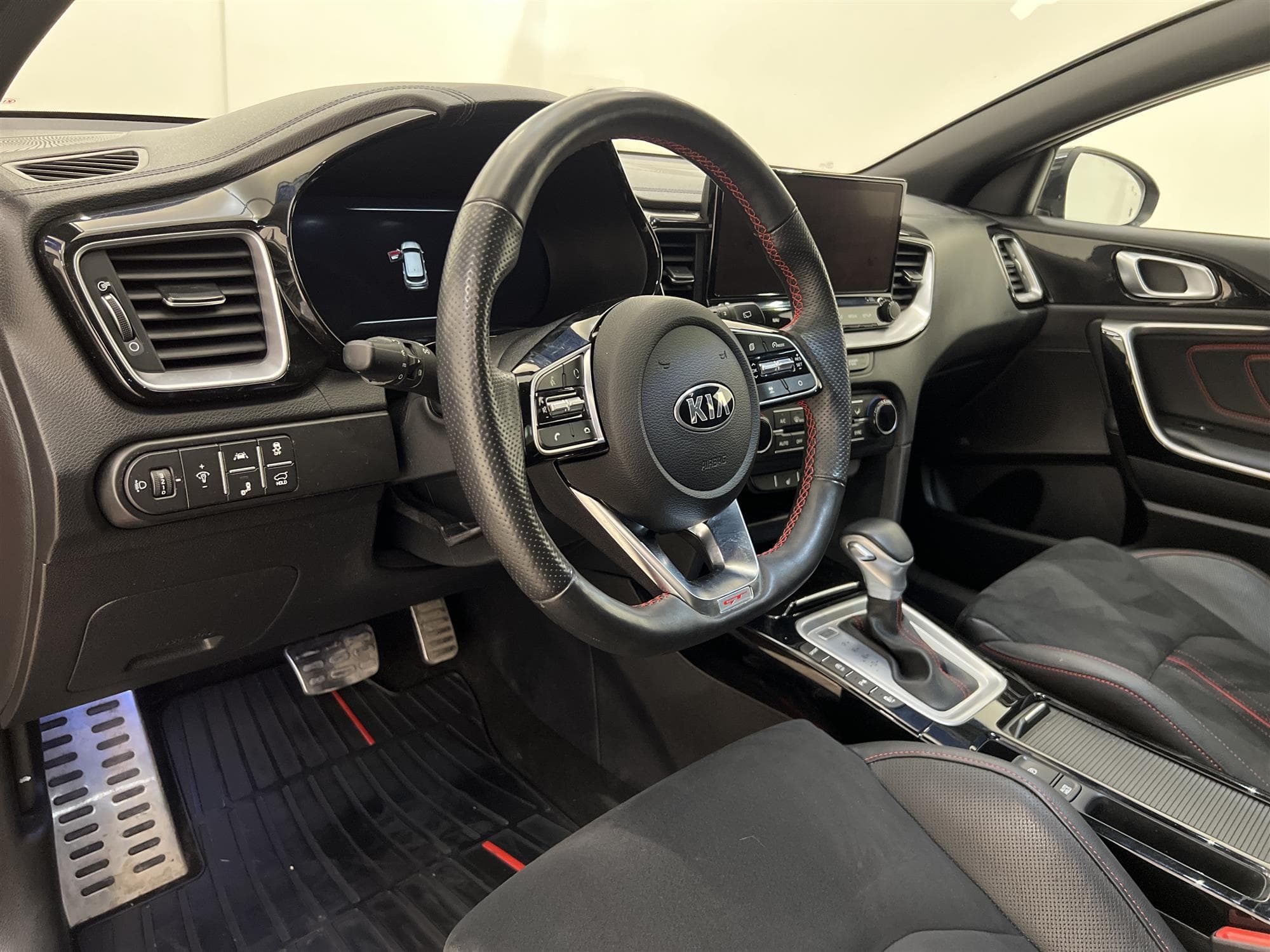 Kia ProCeed GT 1.6 T-GDi 204hk Panorama B-Kam Cockpit
