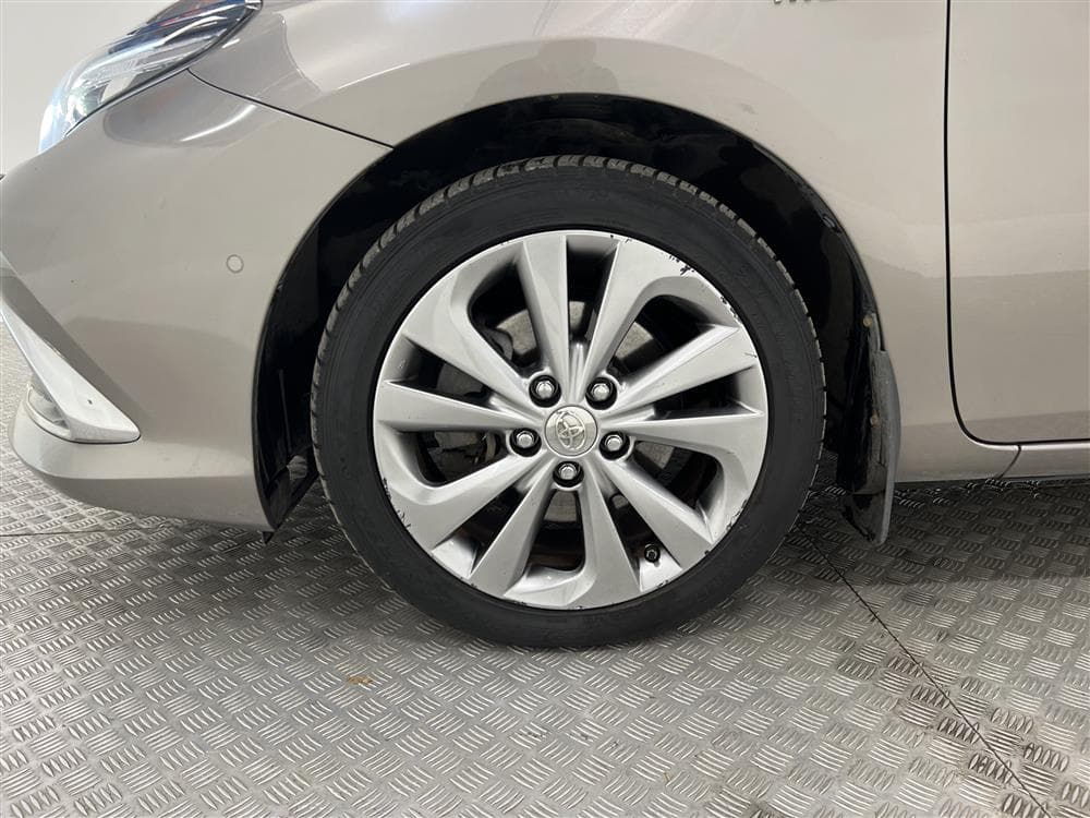 Toyota Auris 1.8 Hybrid 136hk M-Värm H-Skinn B-Kam 0,39L/mil