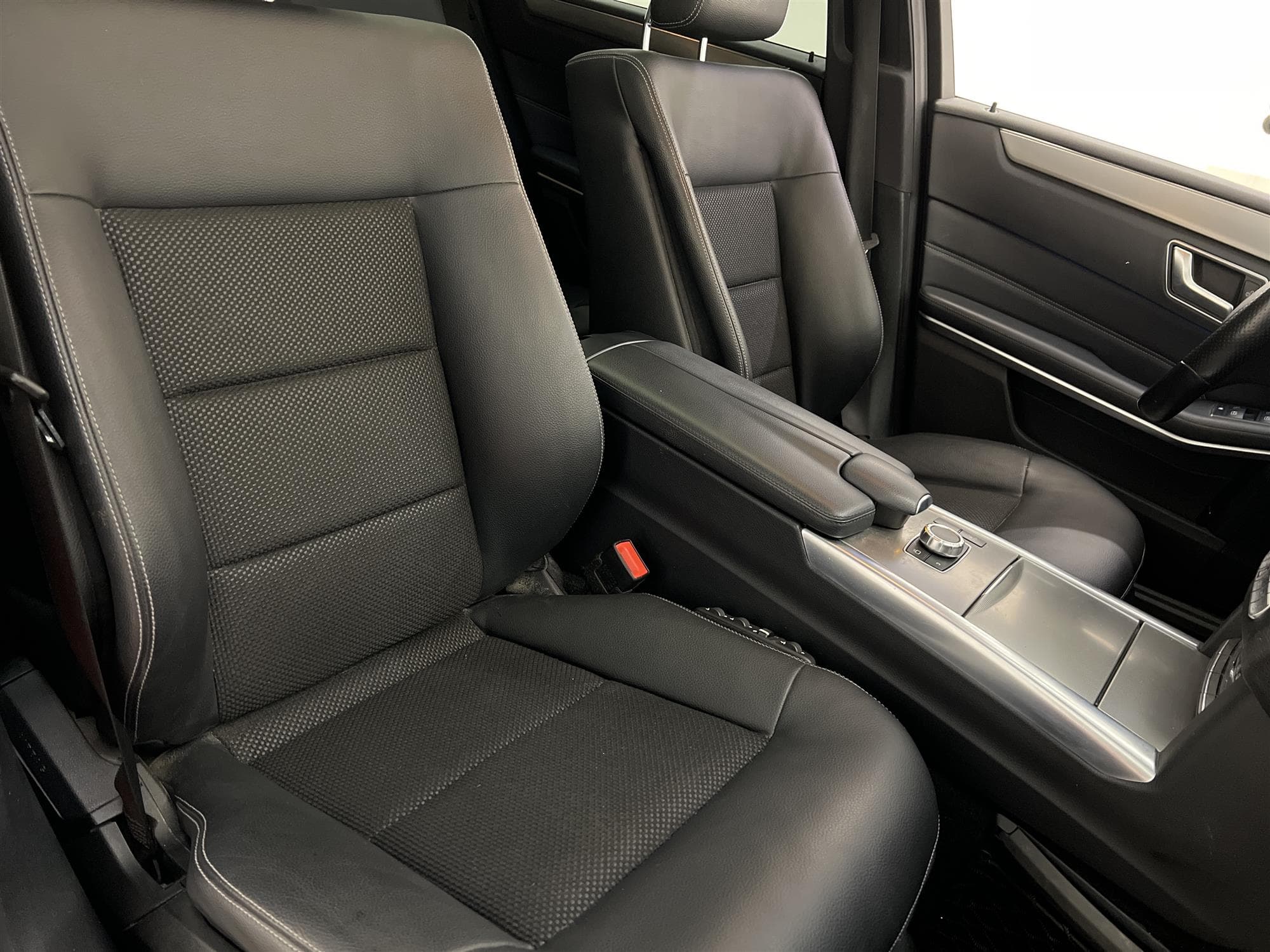 Mercedes-Benz E 220 T 170hk 4MATIC AMG Pano B-kamera Navi
