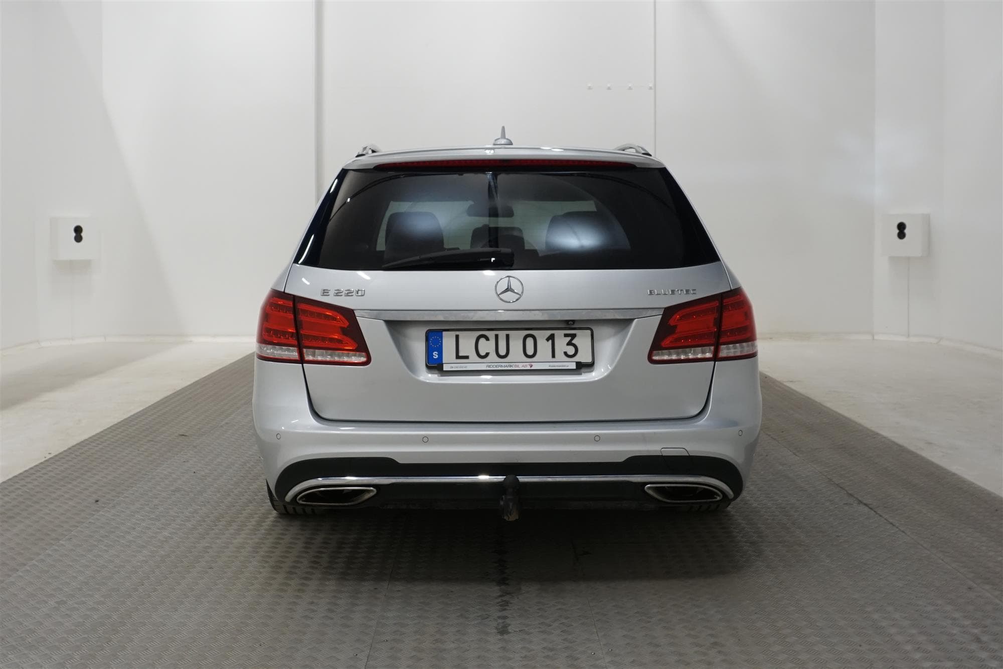 Mercedes-Benz E 220 T 170hk 4MATIC AMG Pano B-kamera Navi