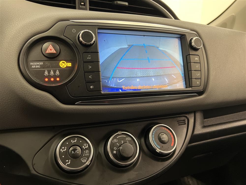 Toyota Yaris 1.33 100hk B-Kam Nyserv Låg Skatt 0,42L/mil