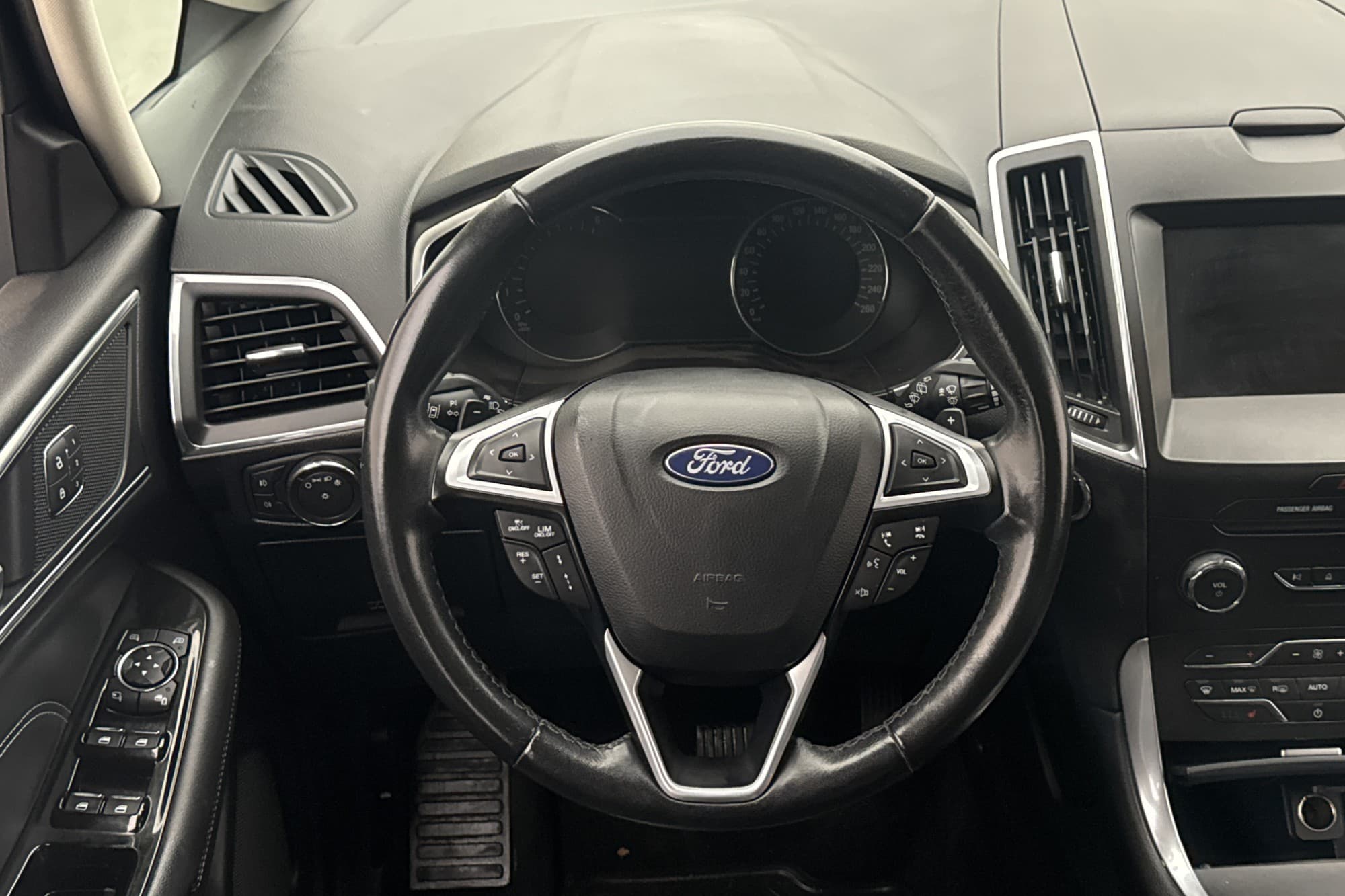 Ford S-Max 2.0 150hk Titanium 7-Sits Navi Sensorer Halvskinn