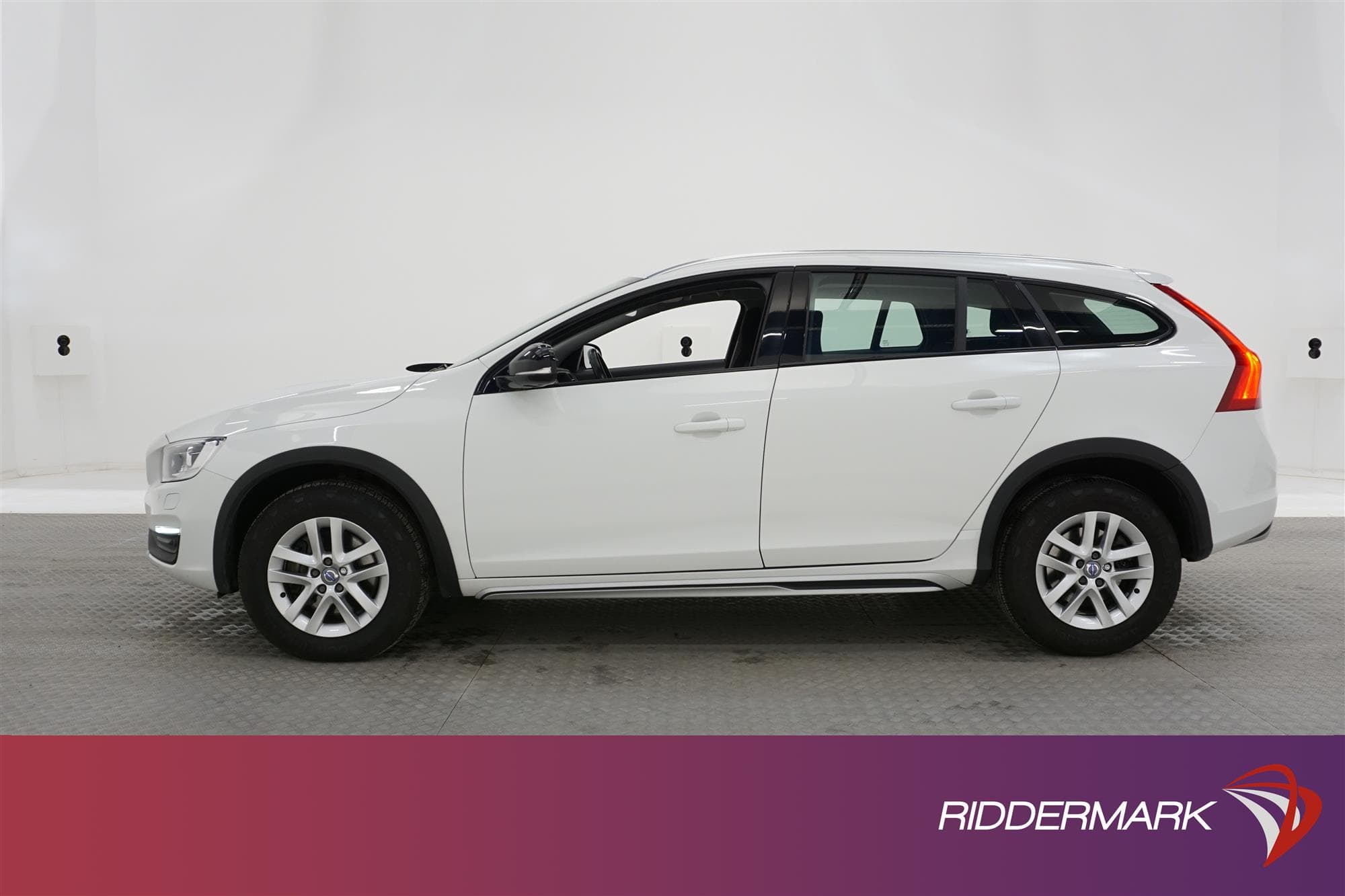 Volvo V60 Cross Country D3 150hk D-Värm P-Sensorer0,46L/mil