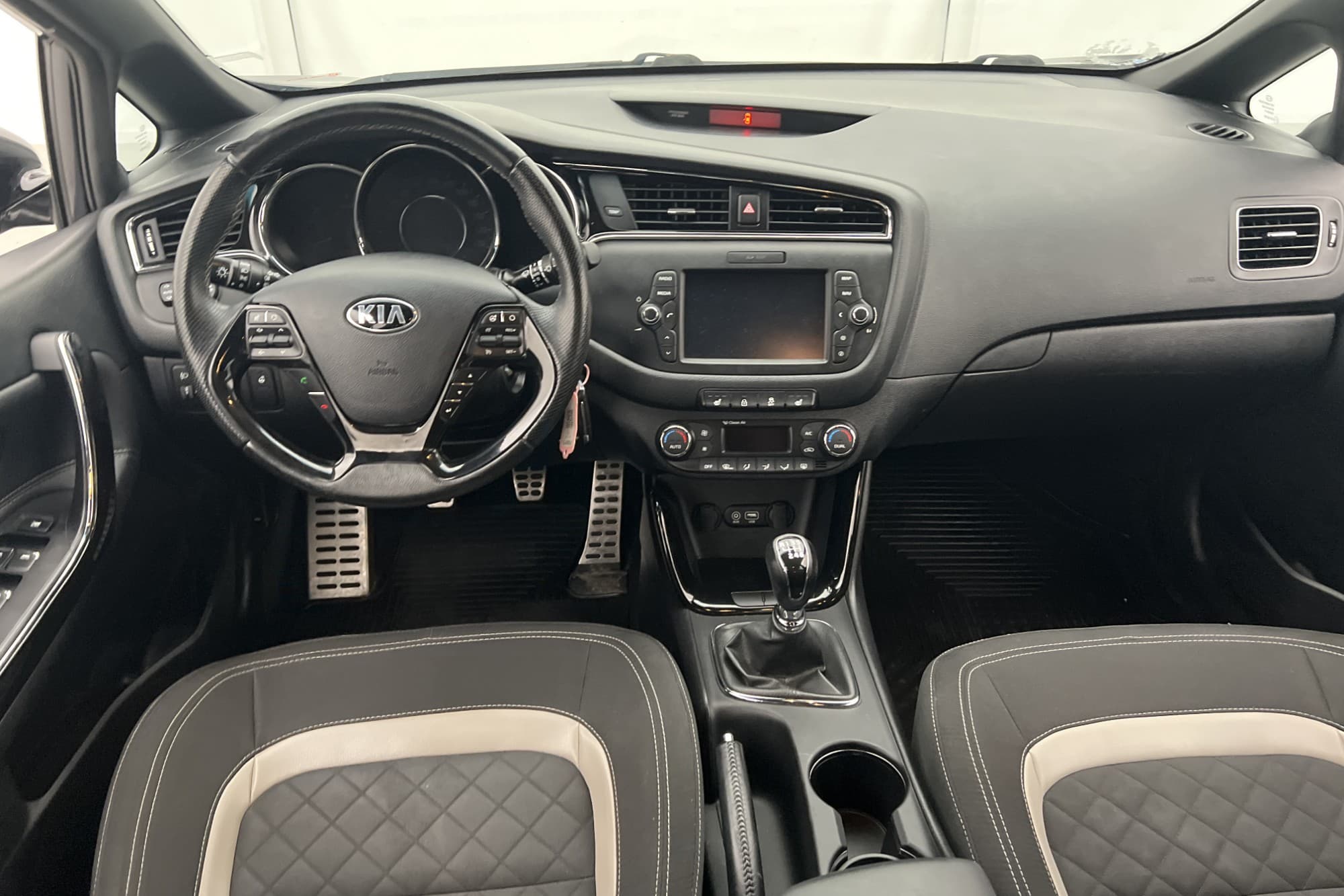 Kia Ceed SW 1.6 CRDi 136hk GT-Line Kamera Navi Rattvärme