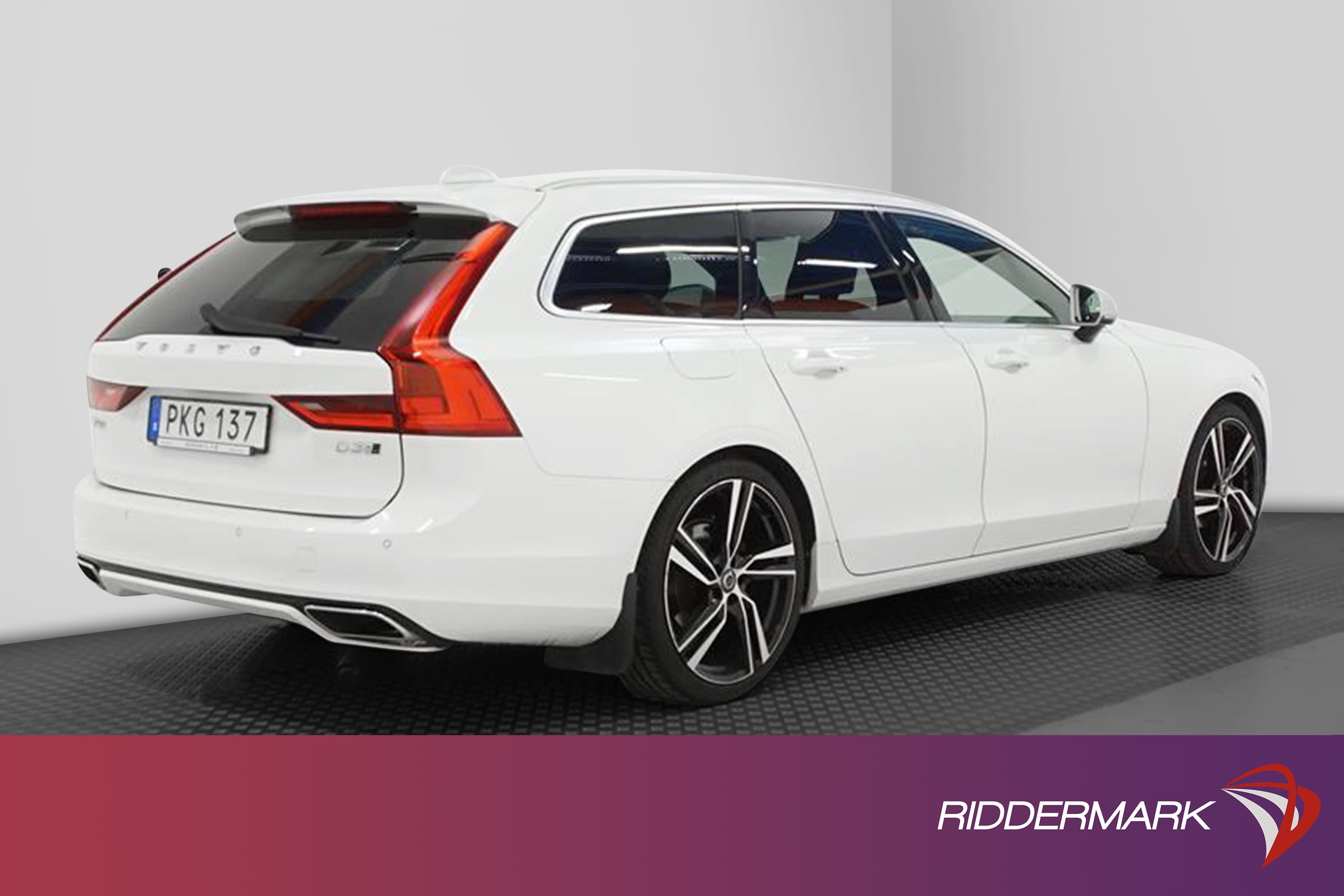 Volvo V90 D3 AWD 150hk R-Design VOC Värmare GPS PDC 0,5l/milexteriör