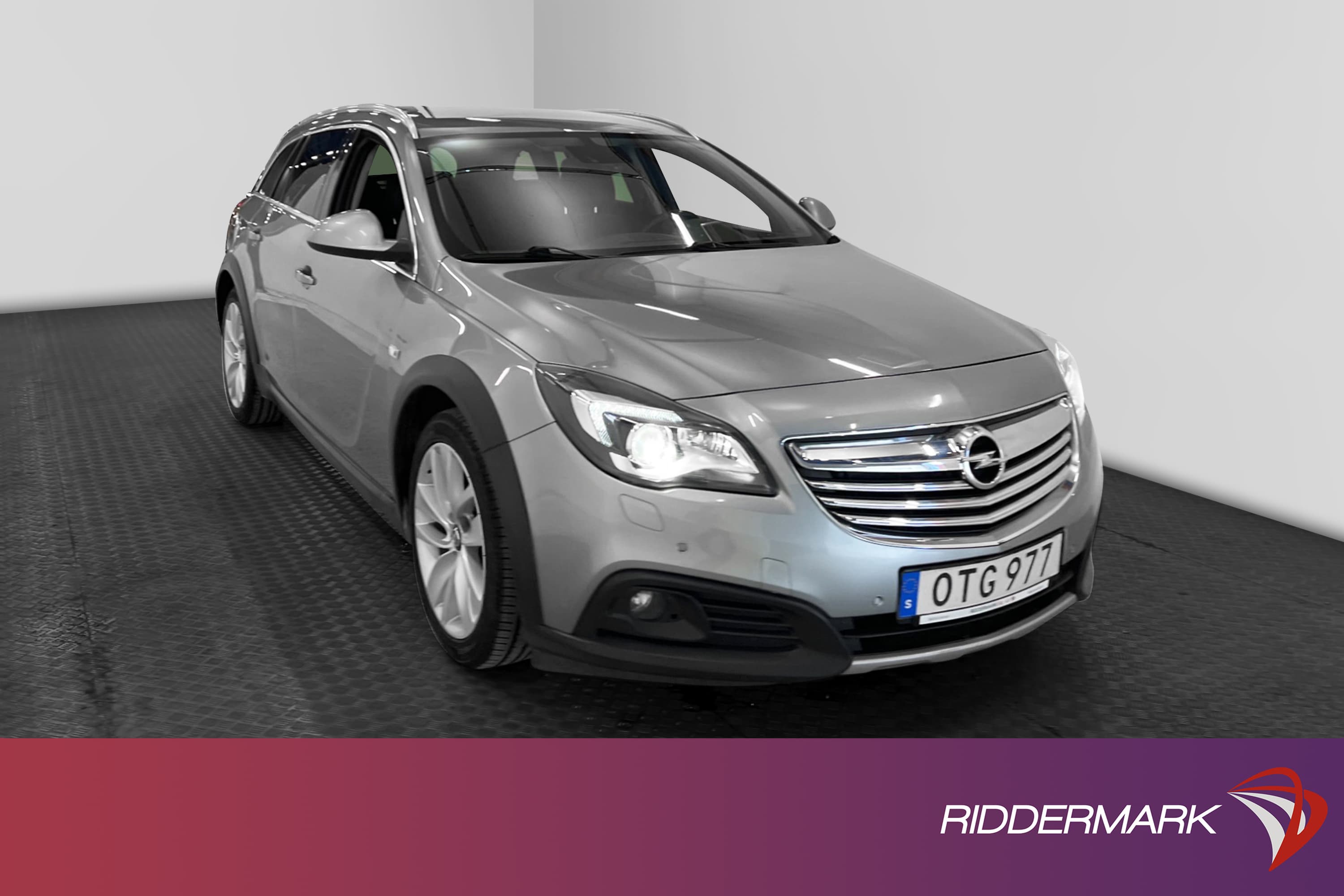 Opel Insignia Country Tourer 4x4 163hk Värmare Navi PDC Drag