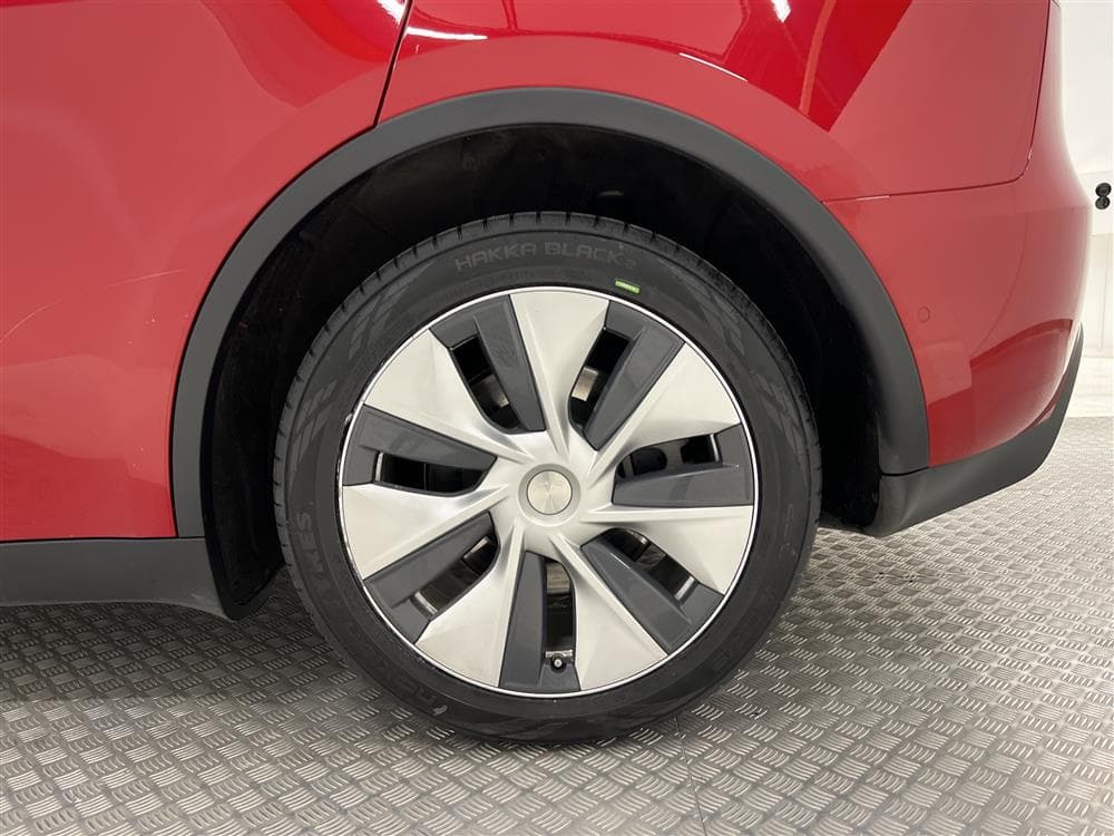 Tesla Model Y Long Range Dual AWD Pano Premium Svensksåld interiör