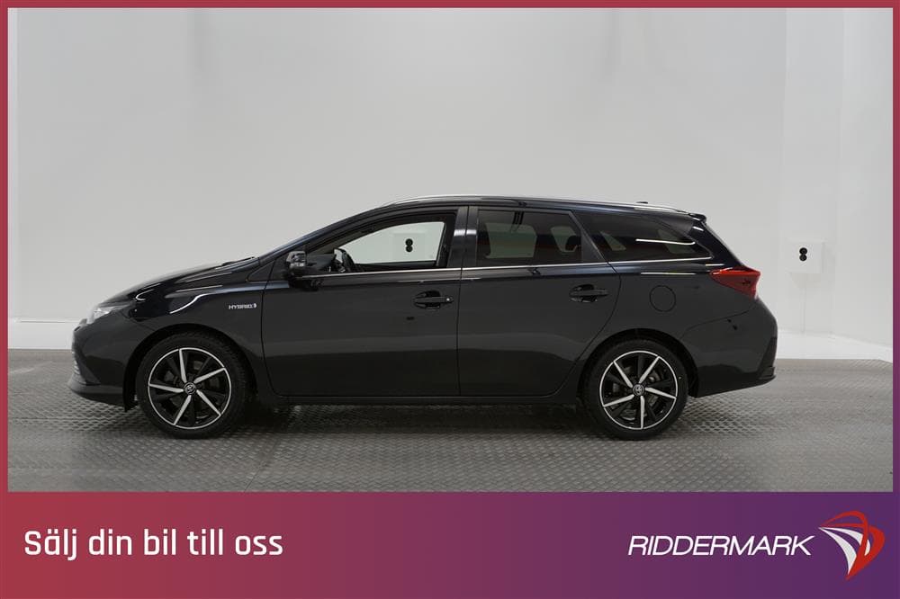 Toyota Auris 1.8 HSD Touring Sports 99hk