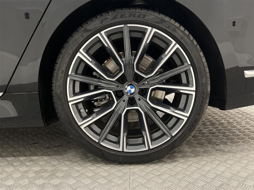 BMW 745Le xDrive 394hk M Sport Moms H/K T-lucka Laser Softclinteriör
