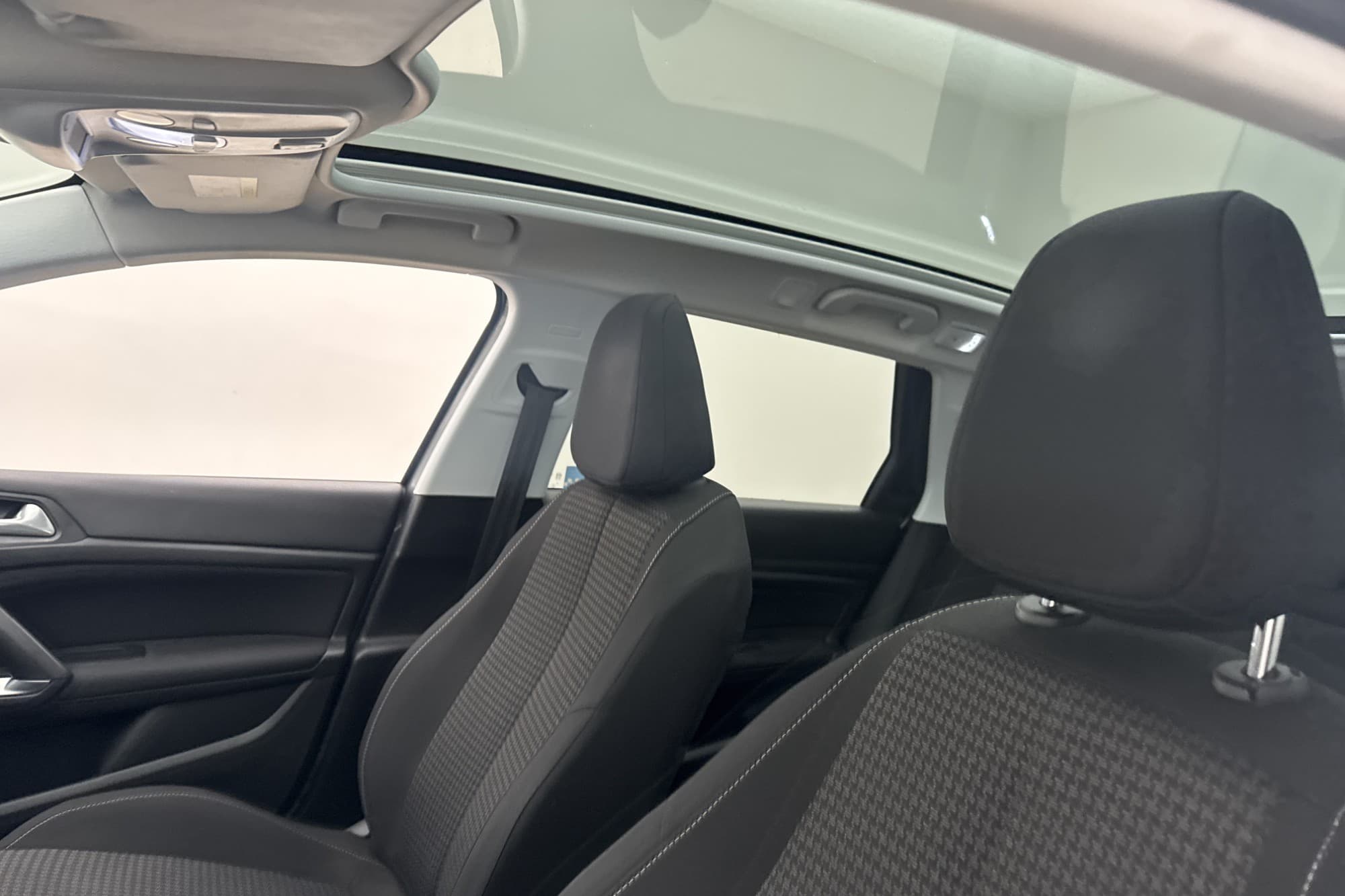 Peugeot 308 SW 1.2 110hk Panorama Drag Kamera M/K-Värmare