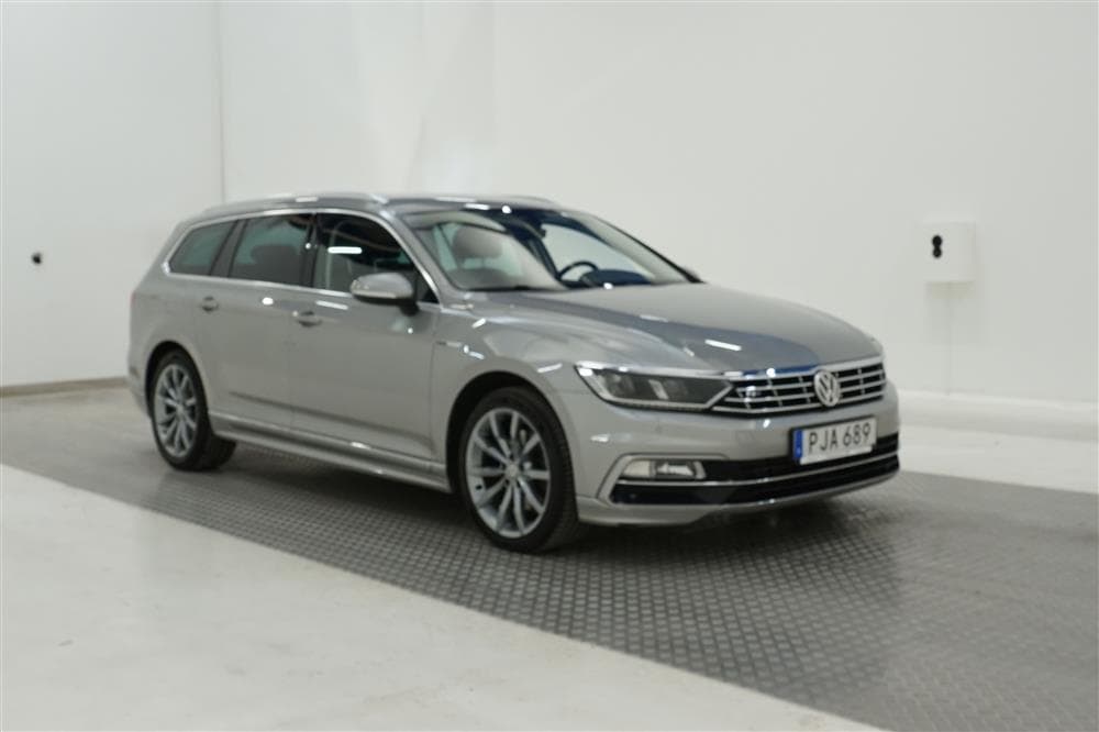 Volkswagen Passat 2.0 TDI 4M R-line Cockpit D-värm B-kameraexteriör