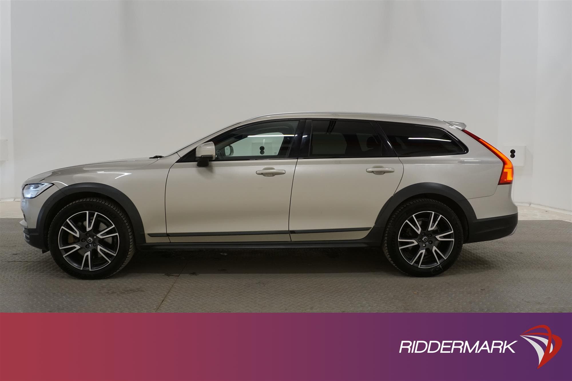 Volvo V90 Cross Country