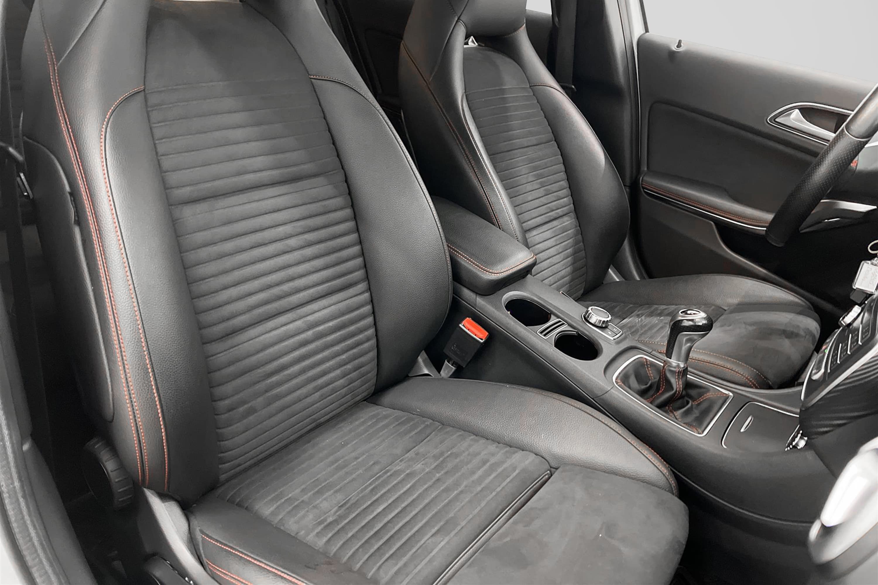 Mercedes-Benz  A 180 122hk AMG Sport 2 Brukare Låg Skatt 