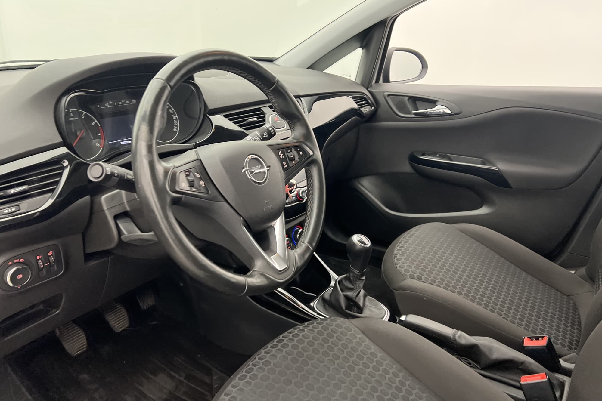 Opel Corsa 1.4 90hk OPC-Line Rattvärme Sensorer Farthållare