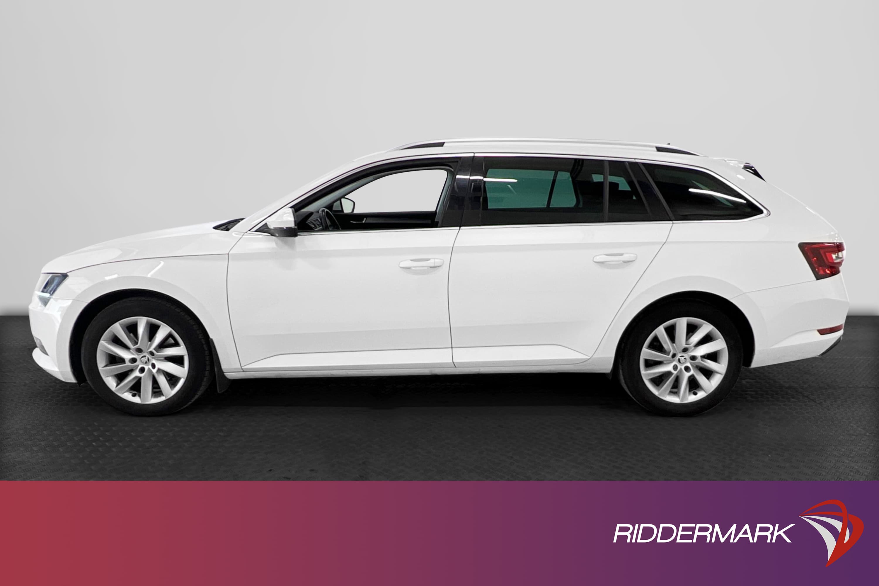 Skoda Superb 2.0 TDI DSG 150hk Style D-Värmare Skinn Canton