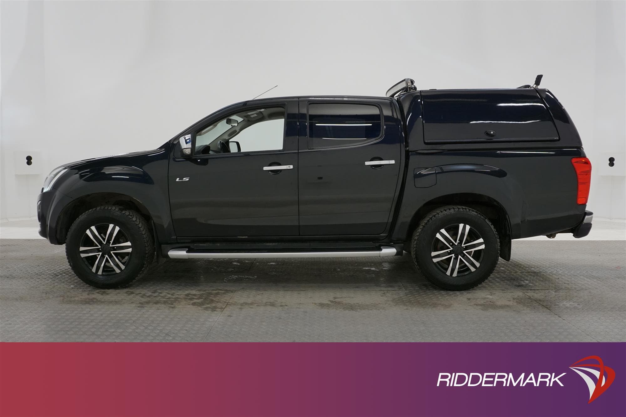 Isuzu D-Max LS 1.9 Automat 4x4 Kamera Drag Värmare Moms