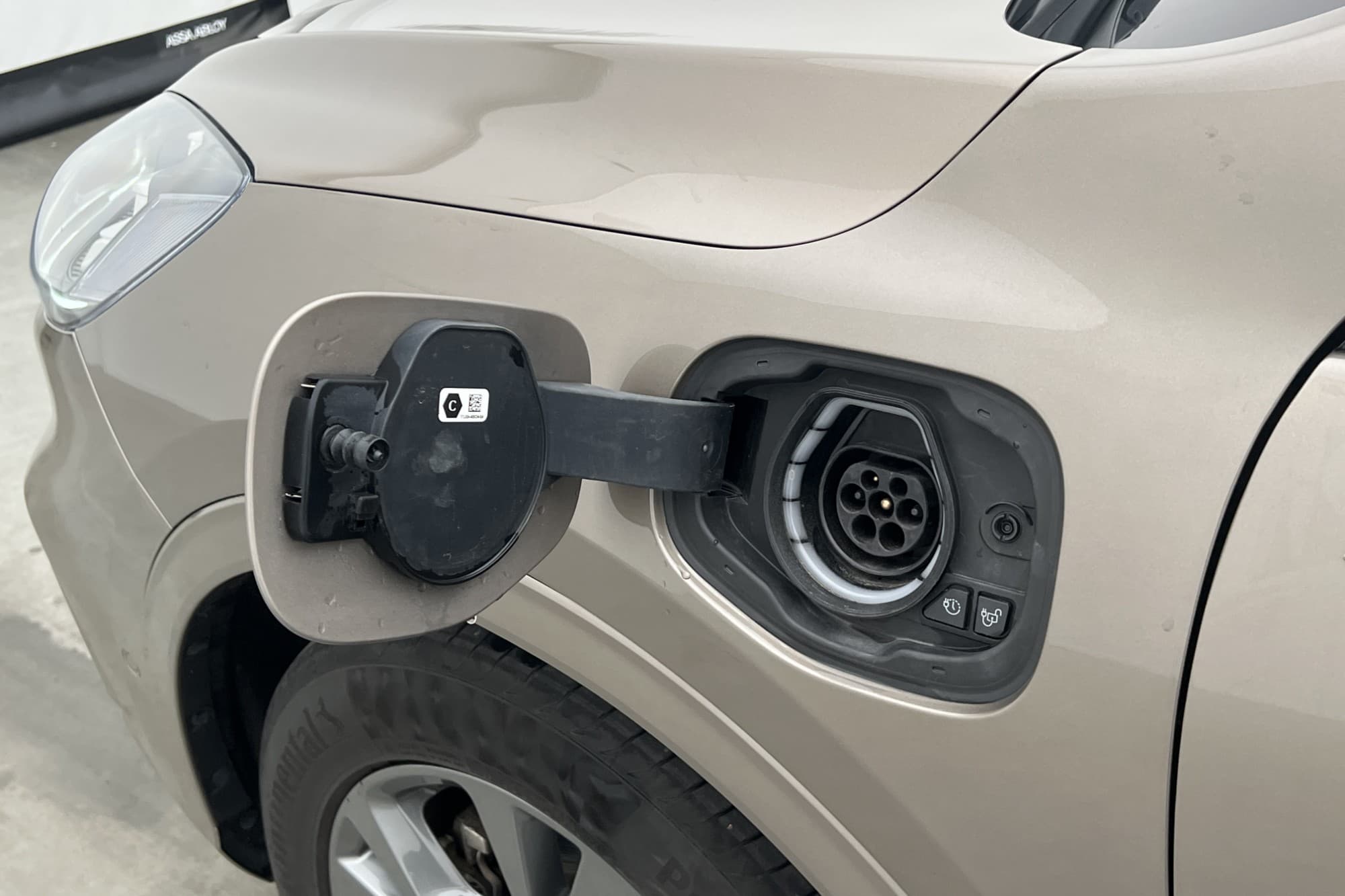 Ford Kuga Plug-In 225hk ST-Line Kamera Navi Elstol Rattvärme