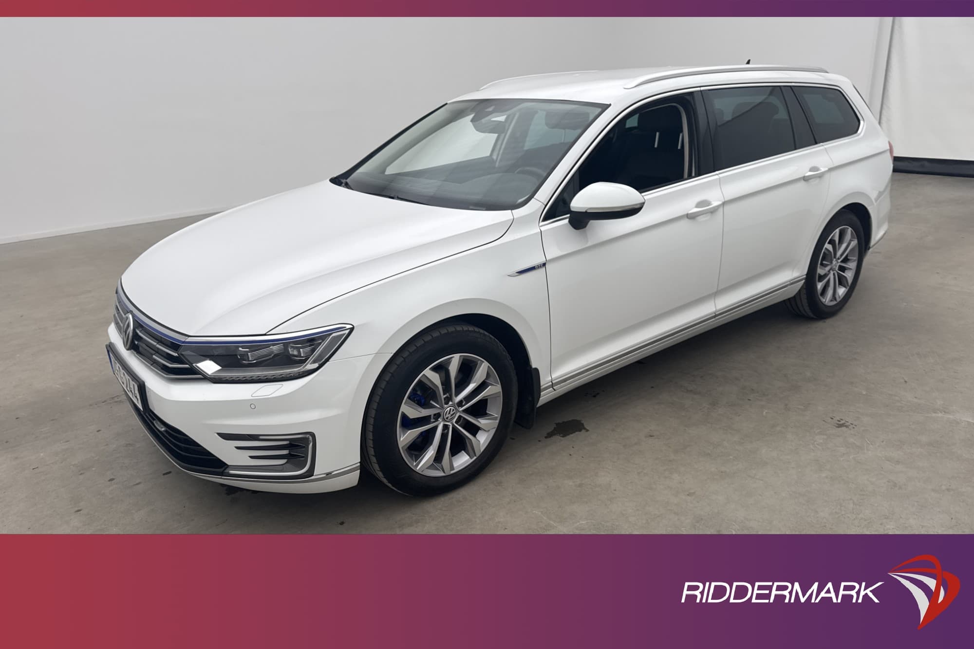 Volkswagen Passat GTE 218hk