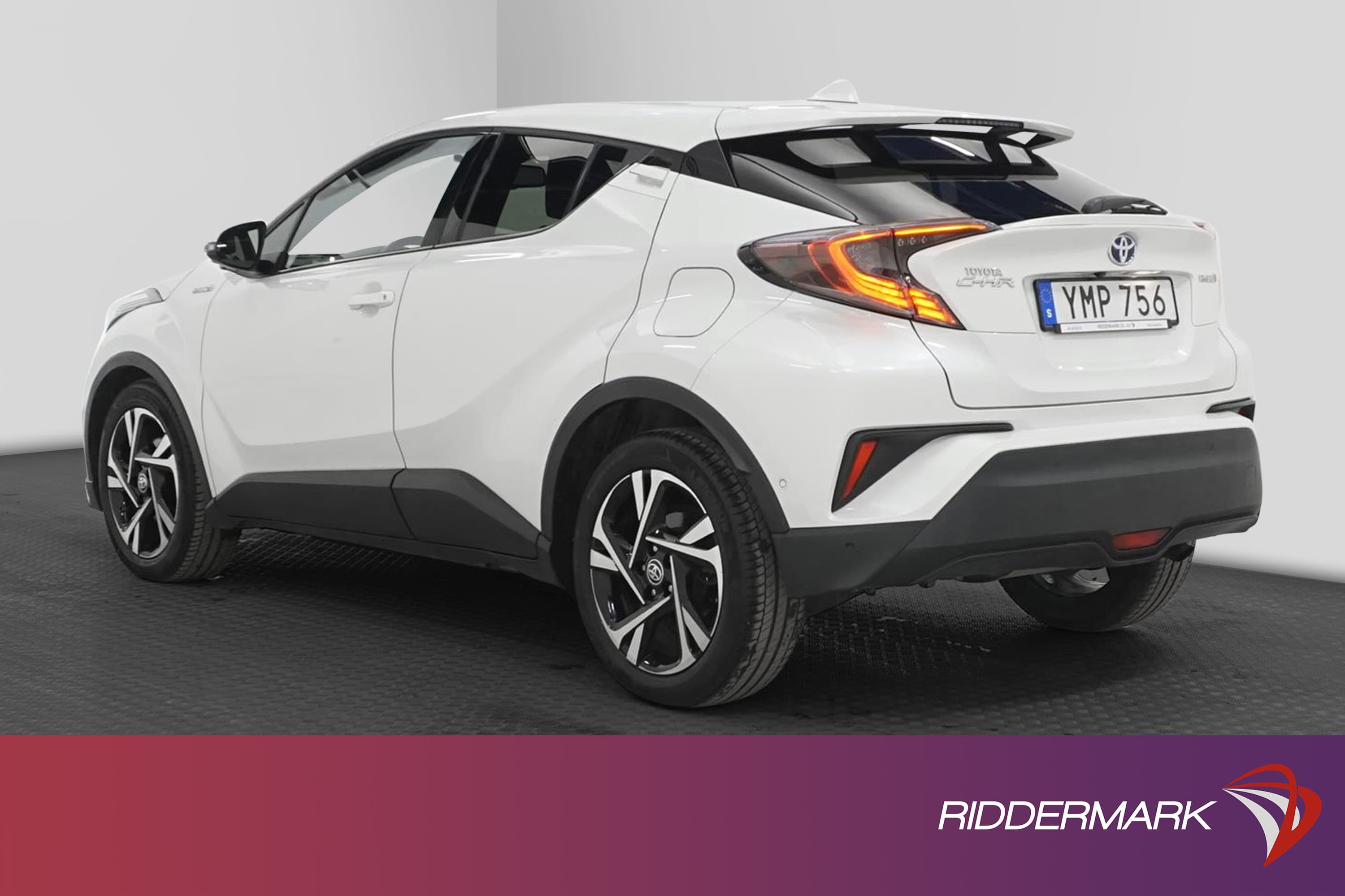Toyota C-HR Hybrid CVT 122hk Executive M-Värm JBL Navigator