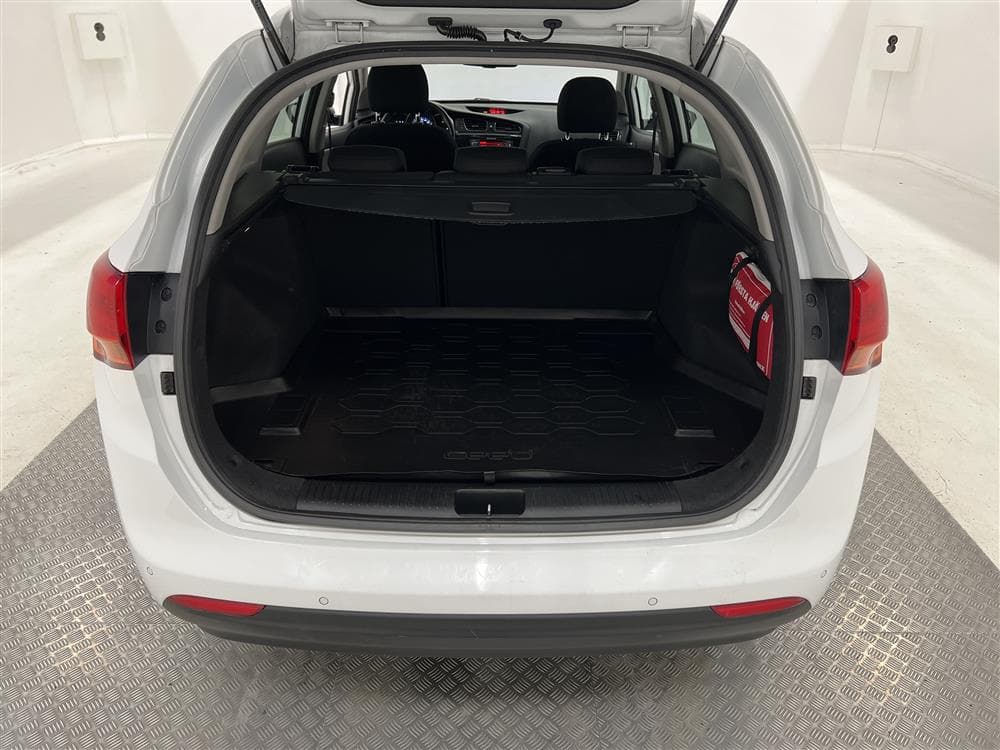Kia Cee'd 1.6 CRDi SW 128hk P-sensor Välservad 0,56l/milinteriör