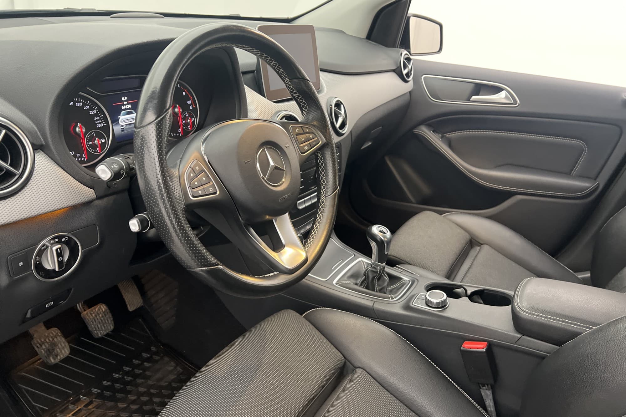 Mercedes-Benz B 200 d 136hk Progressive Kamera Halvskinn