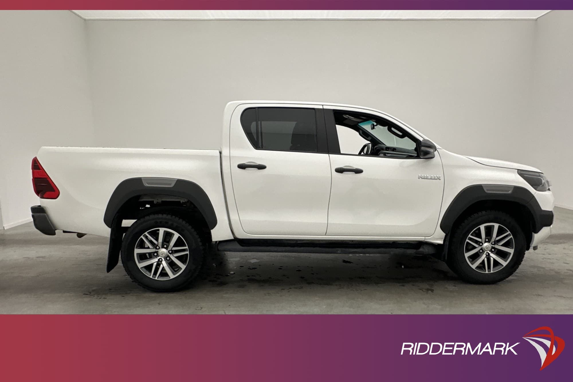 Toyota Hilux Invincible 2.8 4WD