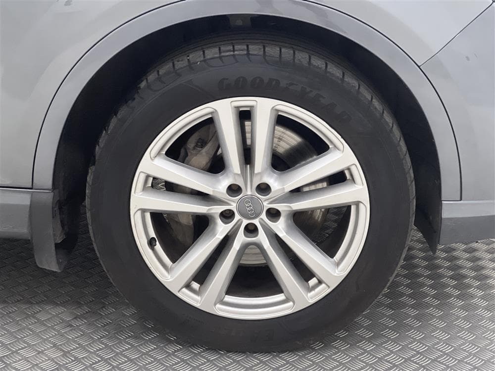 Audi Q7 TDI 272hk Quattro S-Line Cockpit Värmare BOSE 7-Sitsinteriör