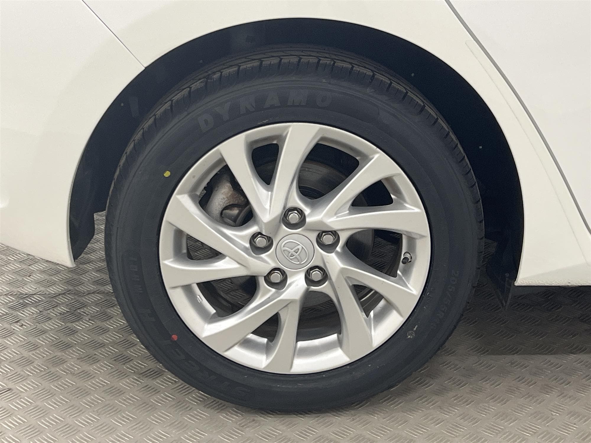 Toyota Auris Hybrid e-CVT 136hk B-Kam Lane Assist 0,35L/mil