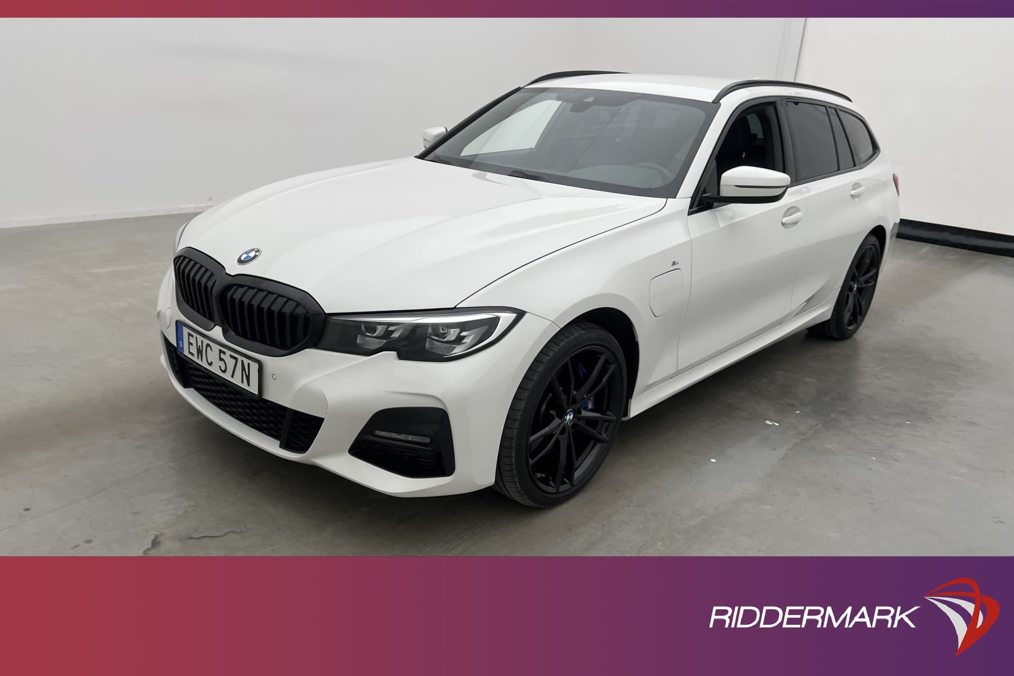 BMW 330e xDrive 292hk