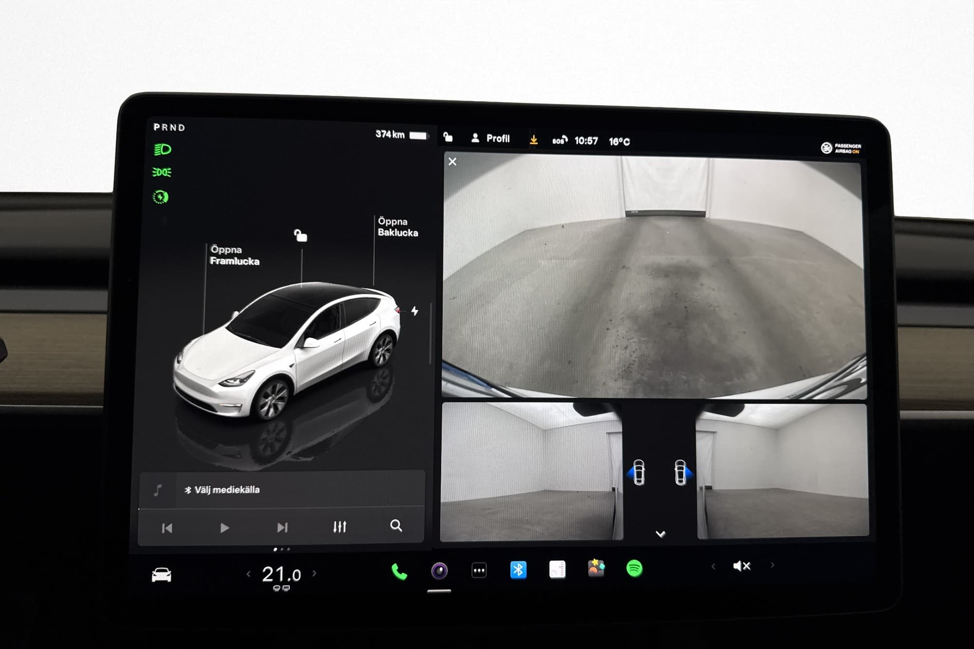 Tesla Model Y Standard Range Autopilot Svenksåld MOMS
