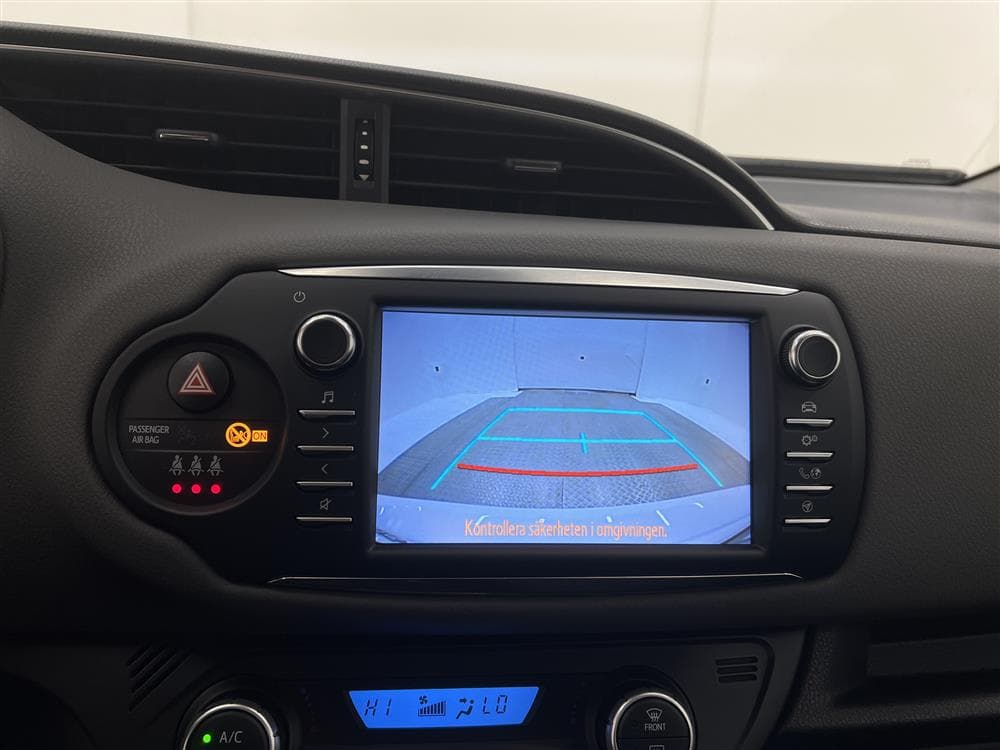 Toyota Yaris 1.5 Hybrid 101hk B-Kam Lane Assist Låg Skatt 