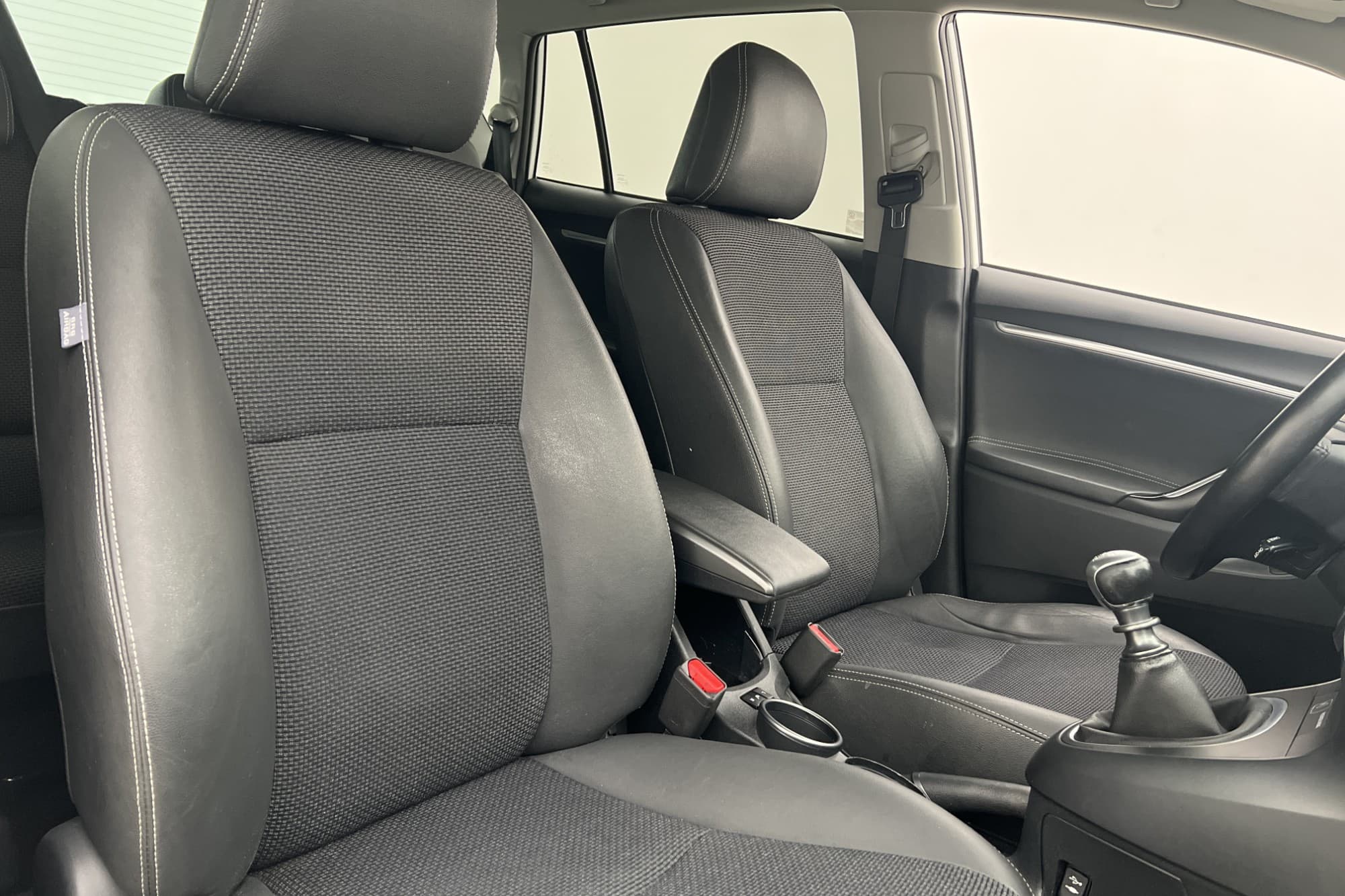 Toyota Verso 1.8 147hk Intense 7-Sits Backkamera Halvskinn