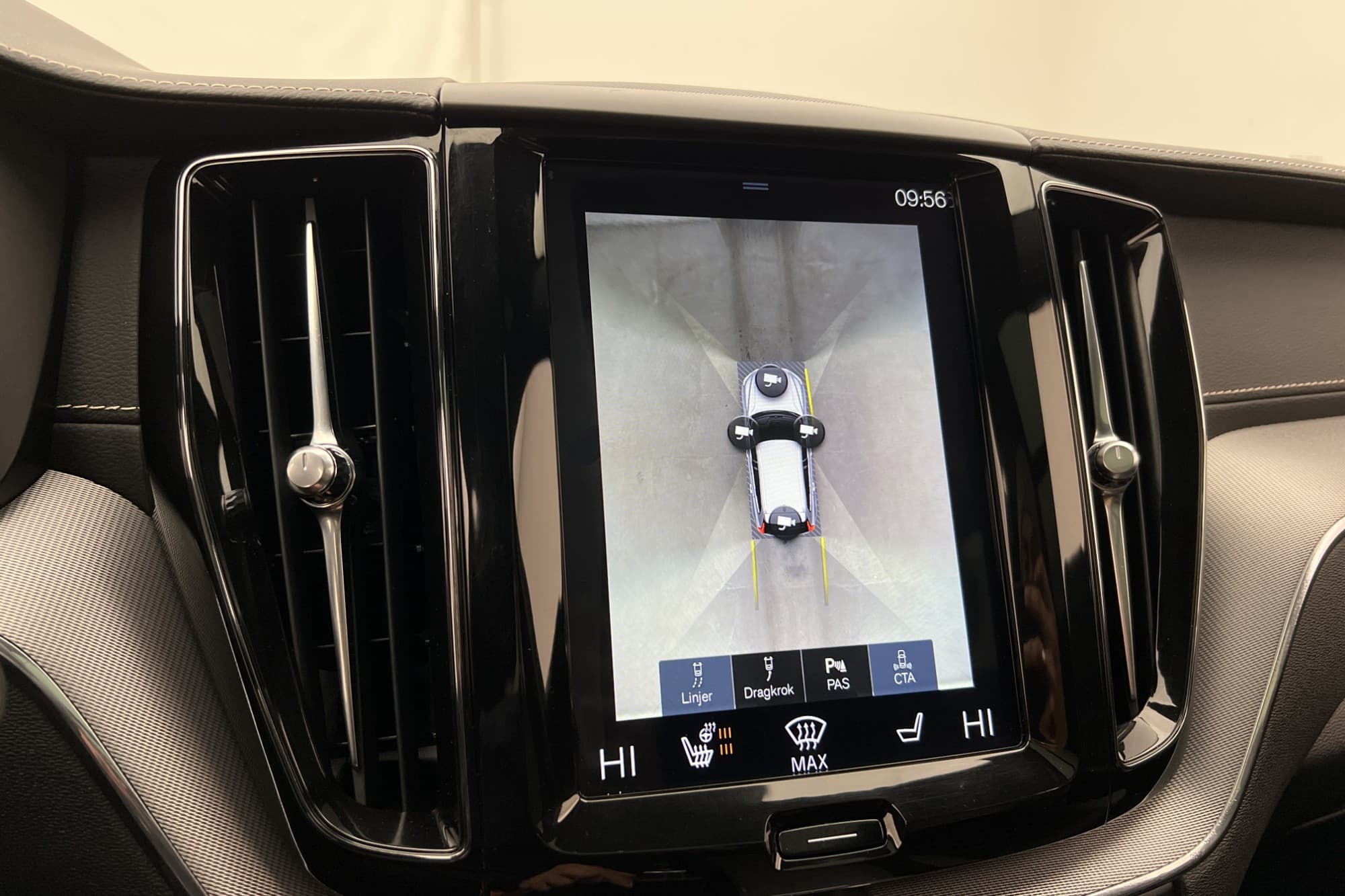 Volvo XC60 Recharge T8 AWD R-Design HUD Pano CarPlay 360°