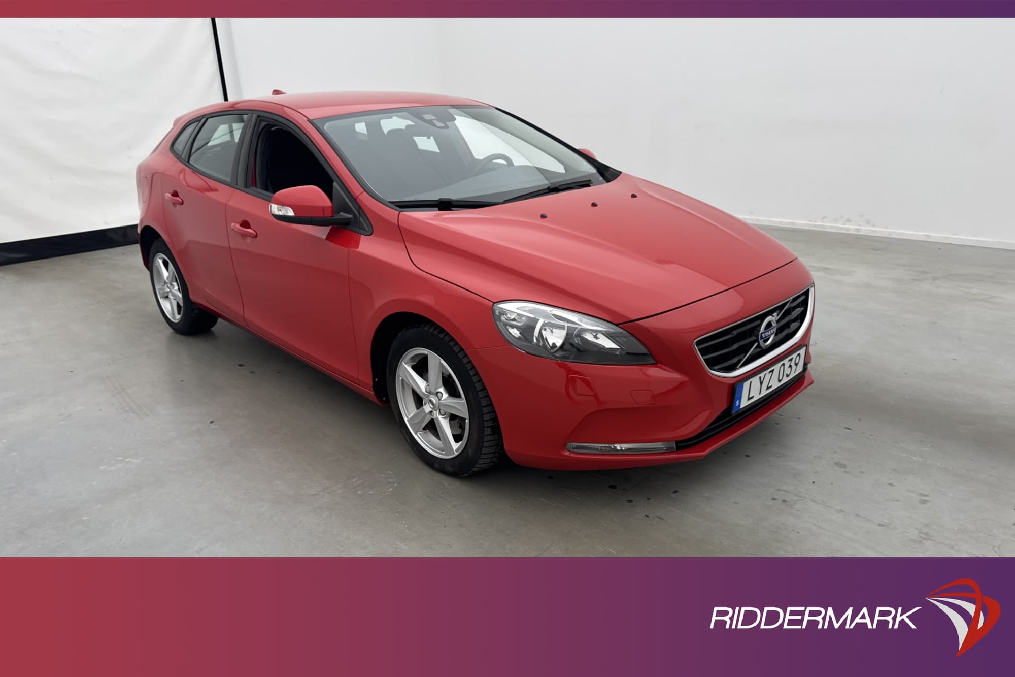 Volvo V40 T2 122hk