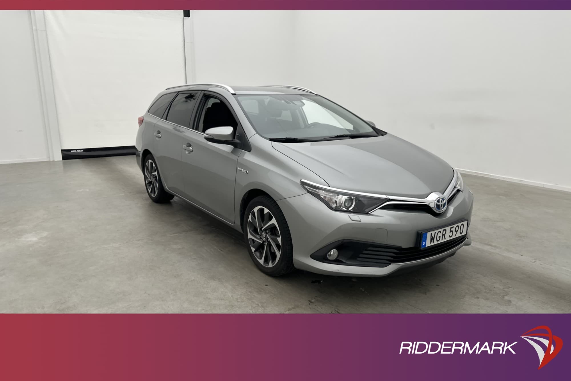 Toyota Auris Touring Sports Hybrid 136hk