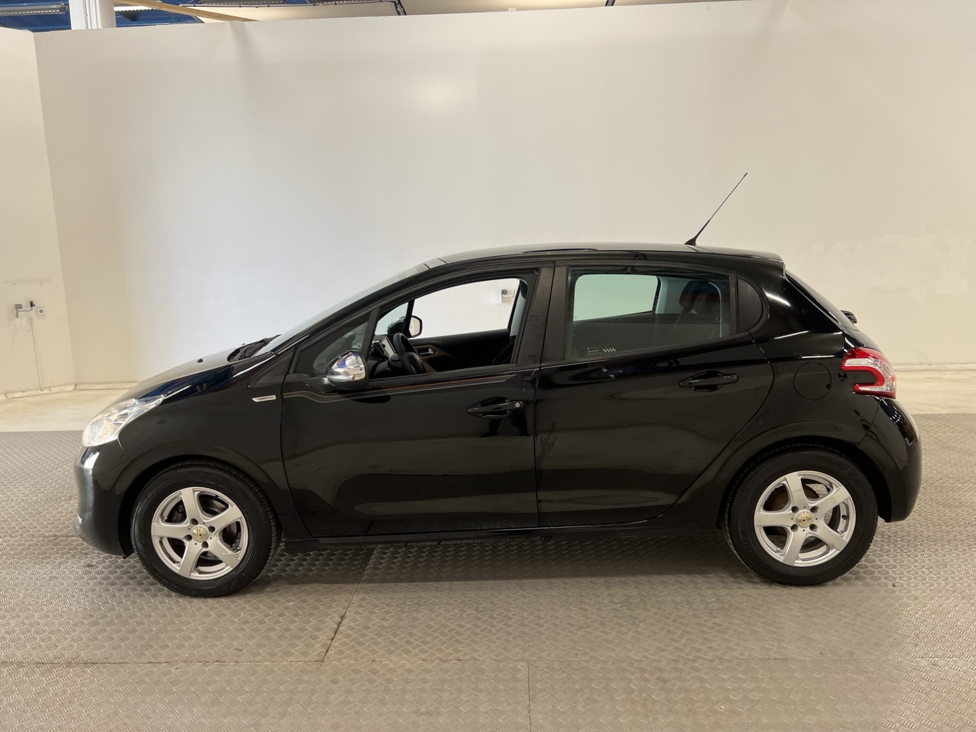 Peugeot 208 5-dörrar 1.2 VTi Manuell, 82hk, 2013