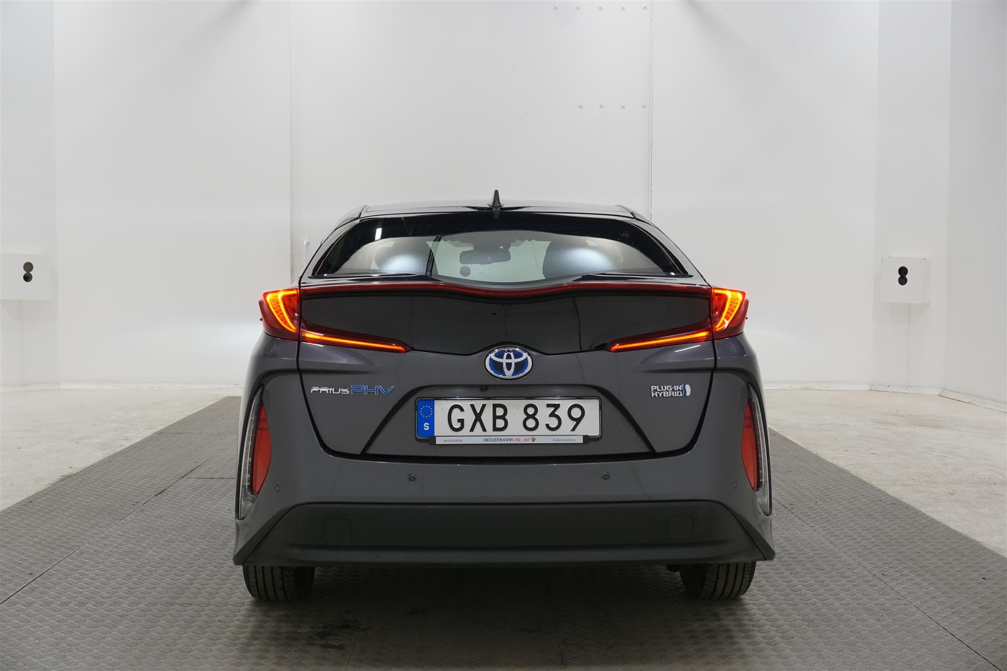 Toyota Prius 1.8 Plug-In 123hk Backkamera Navi Head up MVärm